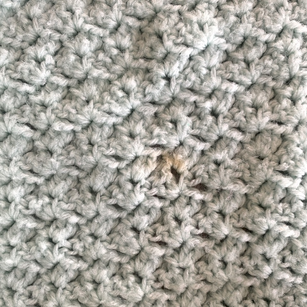 🌿👶 Vintage Handmade Crochet Baby Blanket - Picture 5 of 5